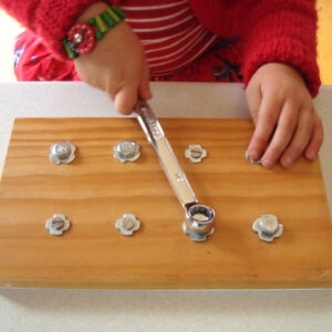 Unlock Your Child's Motor Skills with a Fun Montessori Activity: Screwing and Unscrewing Tiny Things (Necklaces, Bracelets, Earrings)