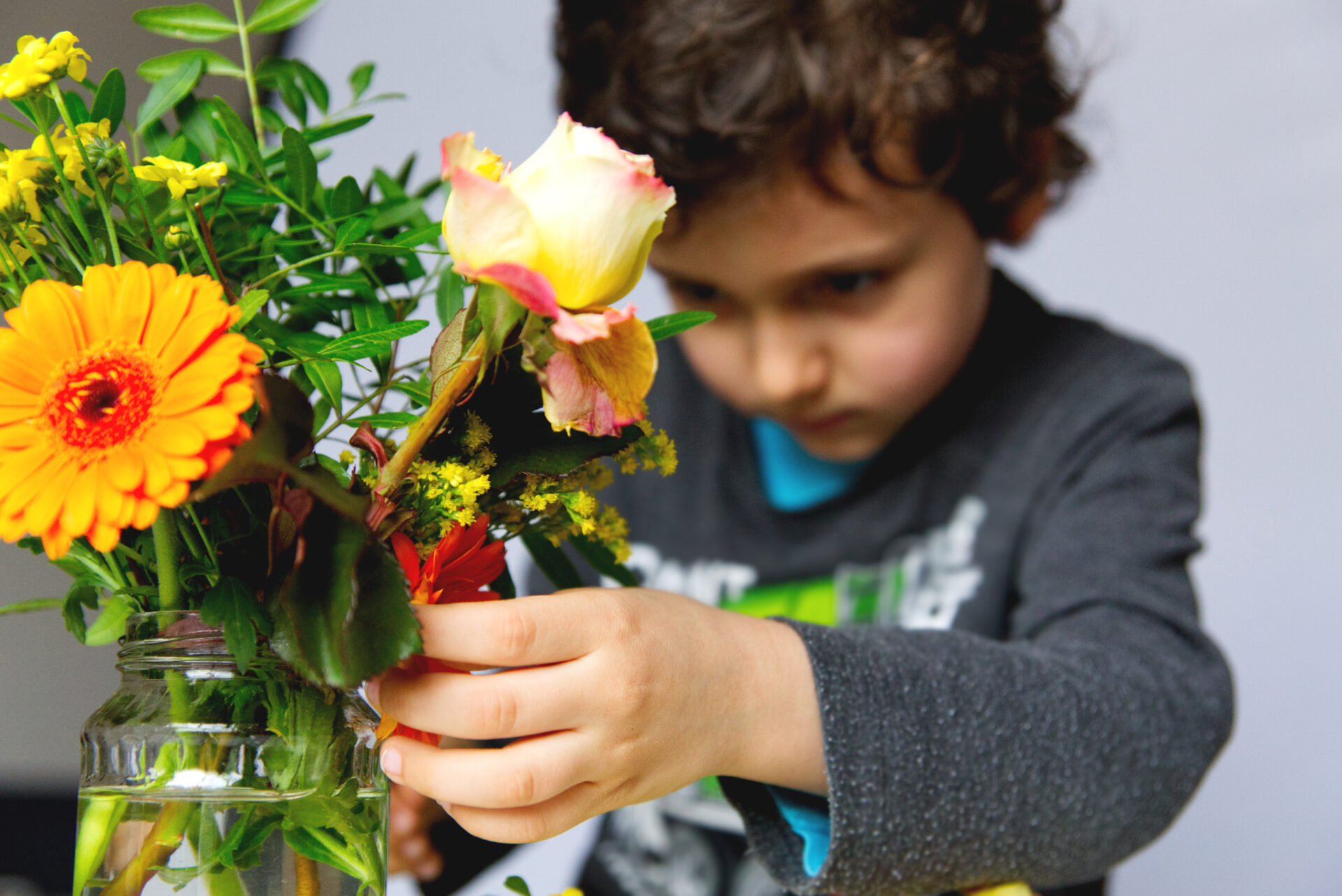 Arranging flower